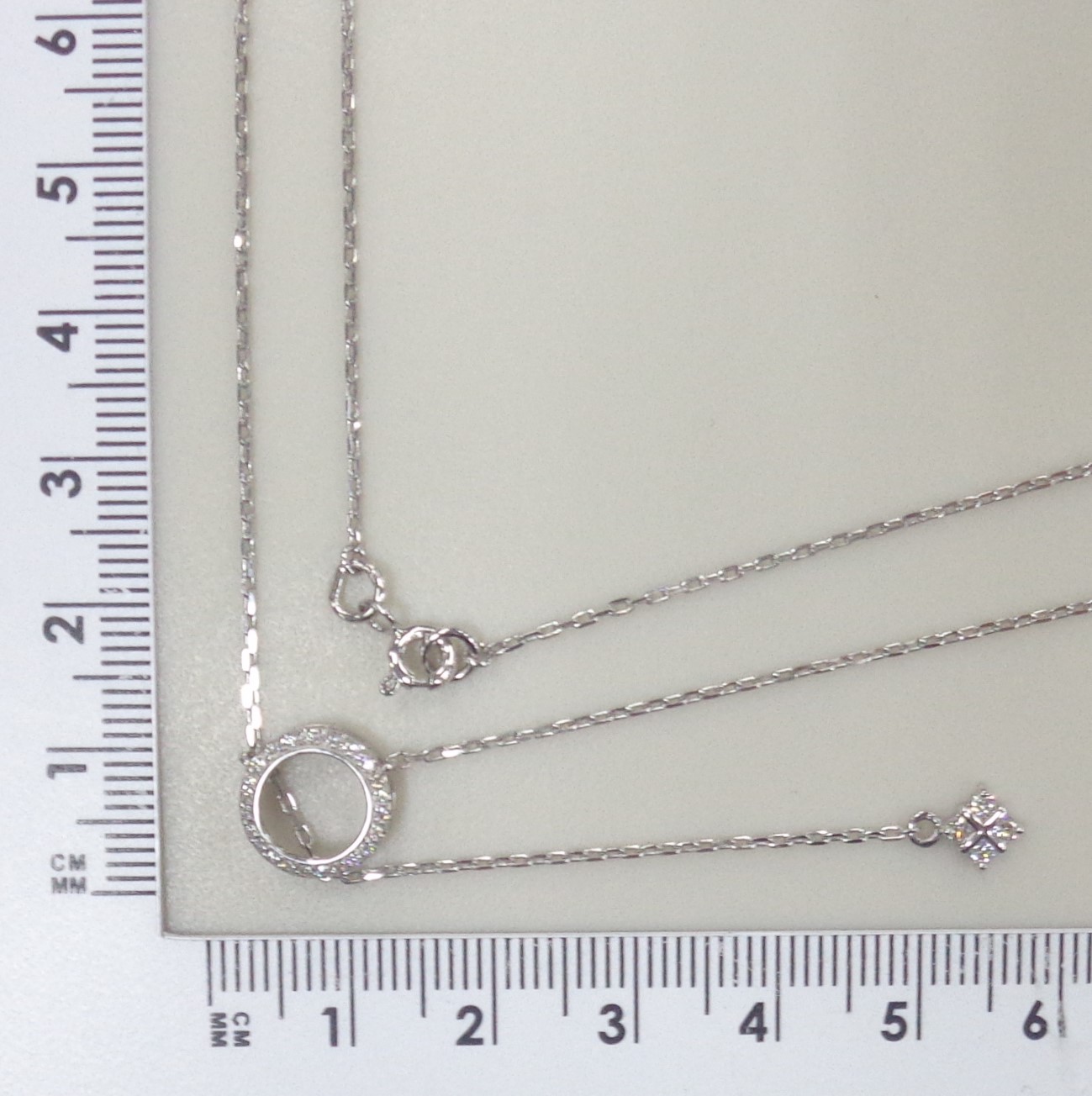 Колье из белого золота с бриллиантами